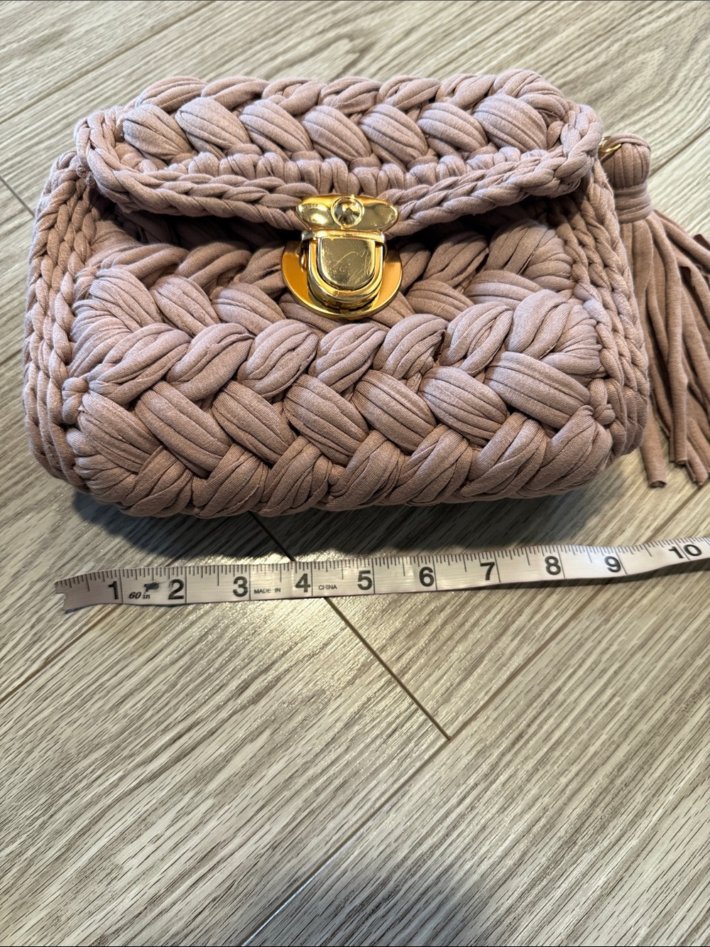 Choel Mini Woven Crossbody Bag in Dusty Rose with Gold Turn-Lock - Picture 7 of 8